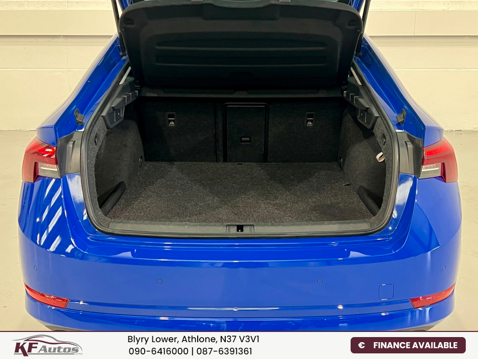 2023 Skoda Octavia - image 10