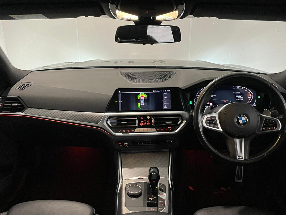 2021 BMW 3 Series - image 12
