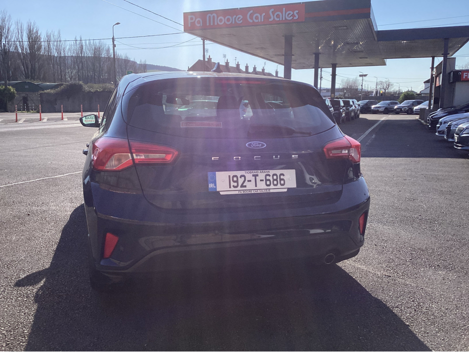 2019 Ford Focus - image 5