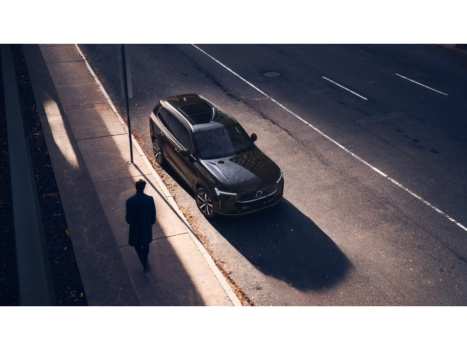 2026 Volvo XC90 - image 8