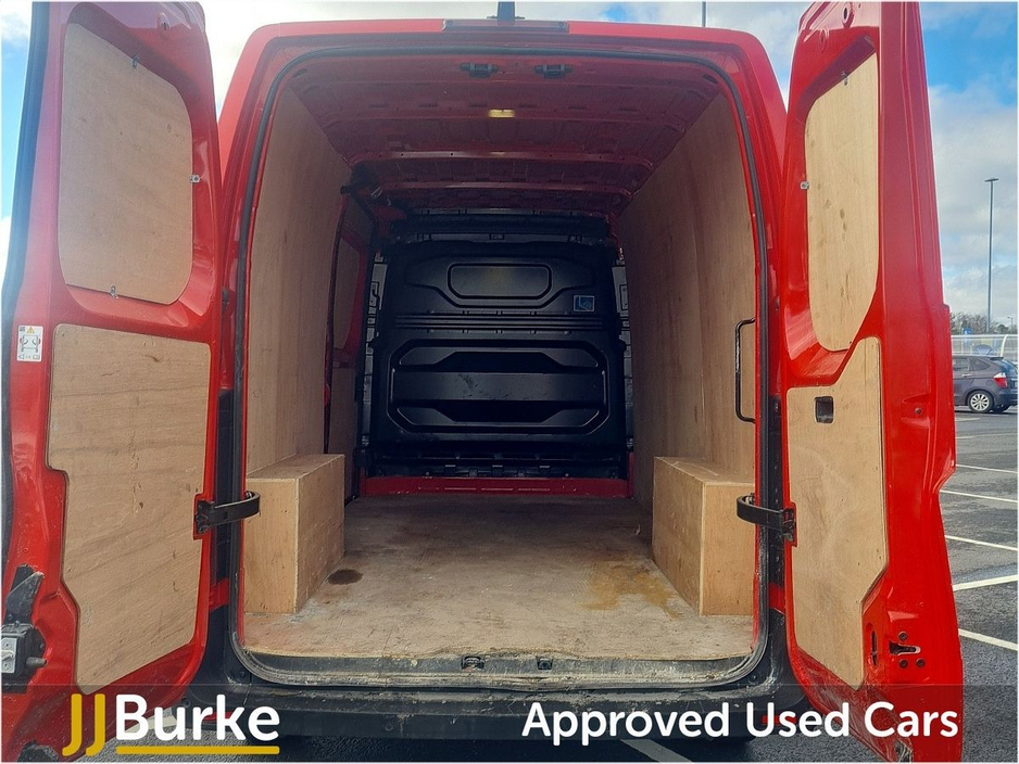 2026 Renault Master - image 12