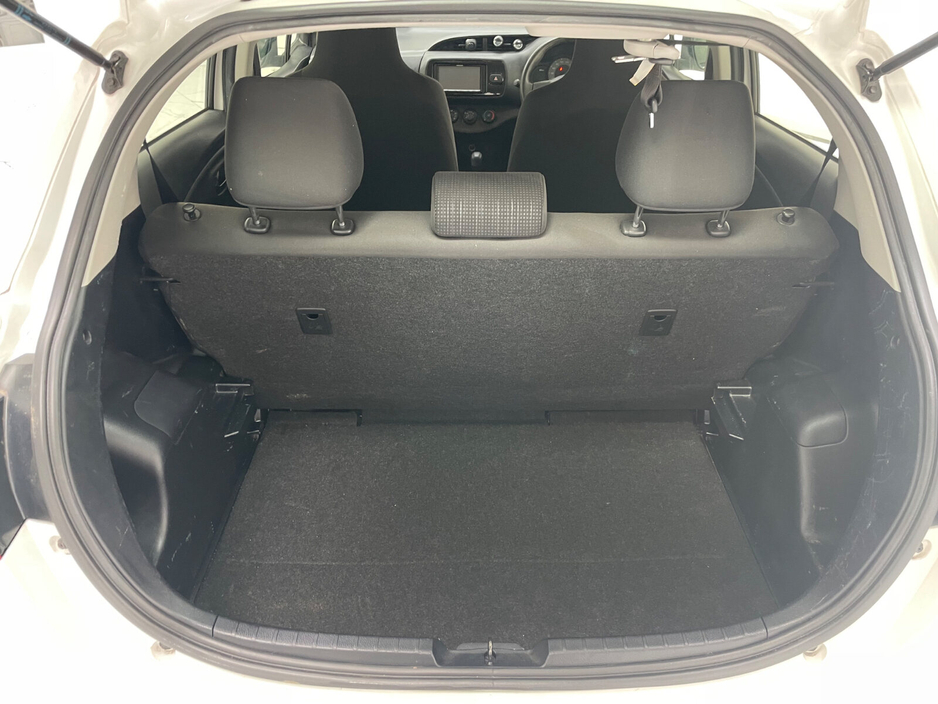 2018 Toyota Yaris - image 14