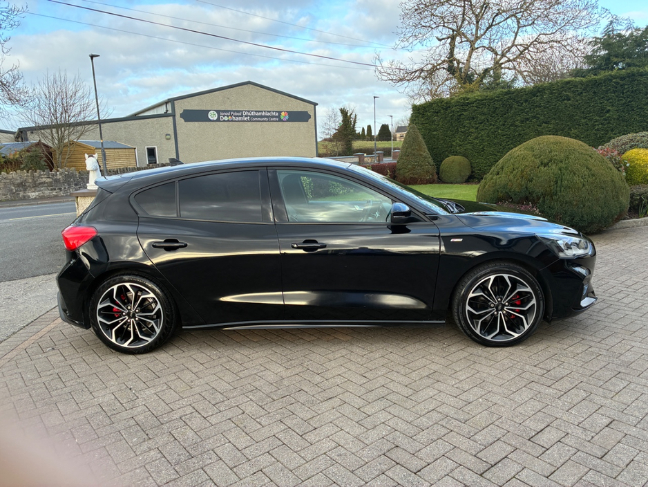 2019 Ford Focus - image 4