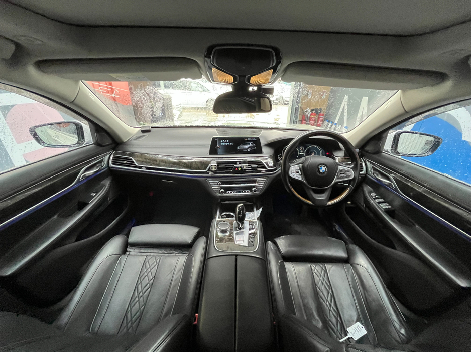 2017 BMW 7 Series €25950! 2017 BMW 740E IPERFORMANCE 2.0 AUTOMATIC / CRUISE CONTROL / 360° PARKING CAMERA / ELECTRIC MEMORY HEATED & MASSAGING SEATS / HEATED REAR SEATS / PANORAMIC SUNROOF / AMBIENT LIGHTS €25,950