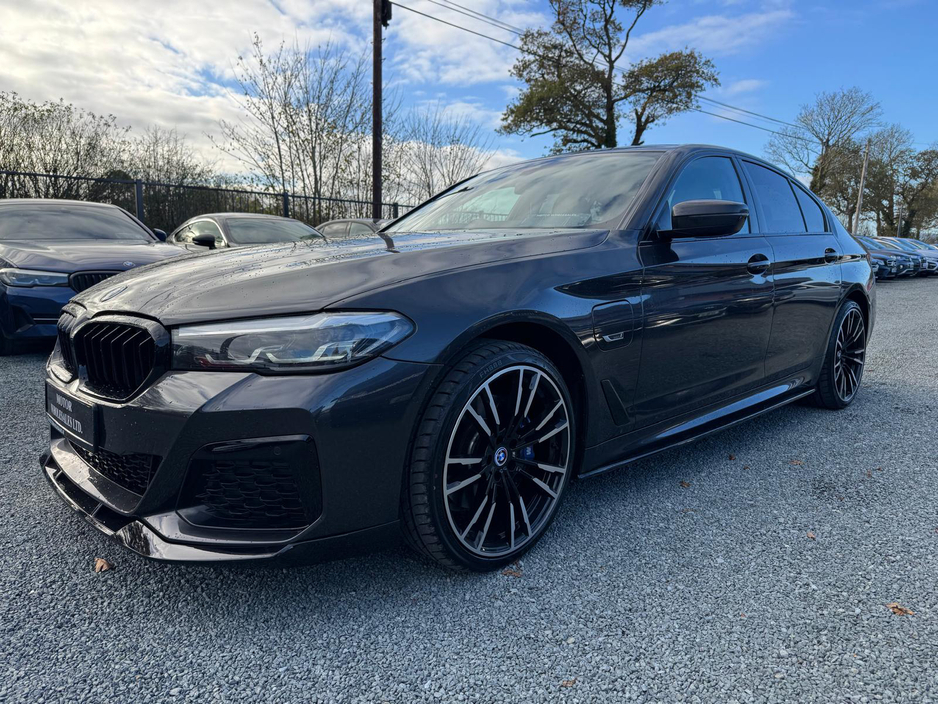 2023 BMW 5 Series - image 12