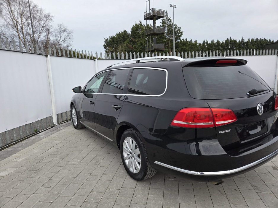 2013 Volkswagen Passat - image 7