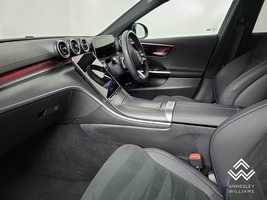 2025 Mercedes-Benz C Class - image 13
