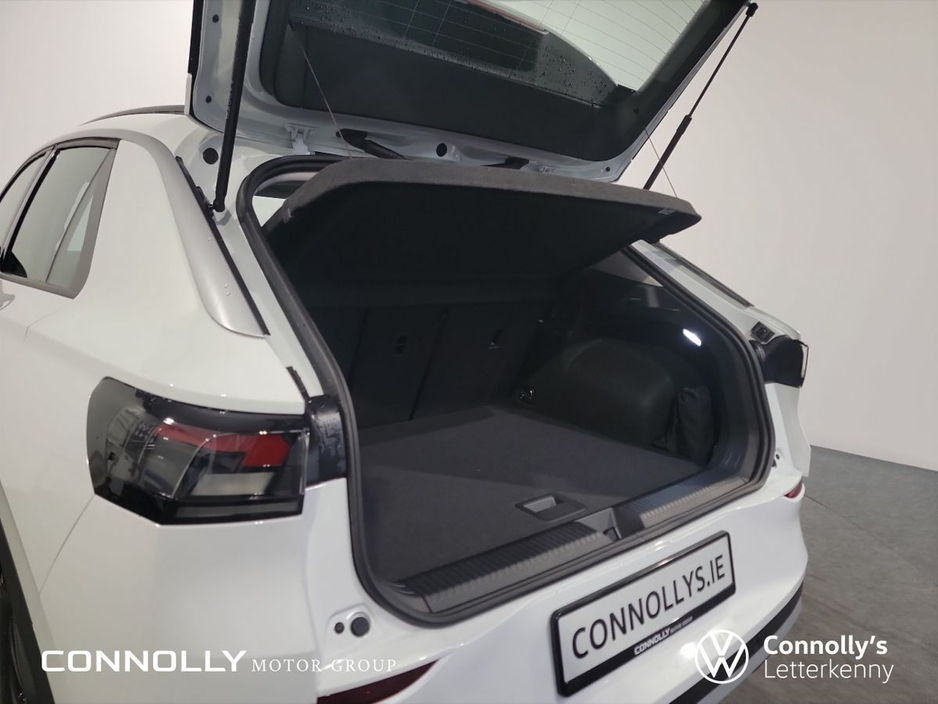 2025 Volkswagen T-Roc - image 8