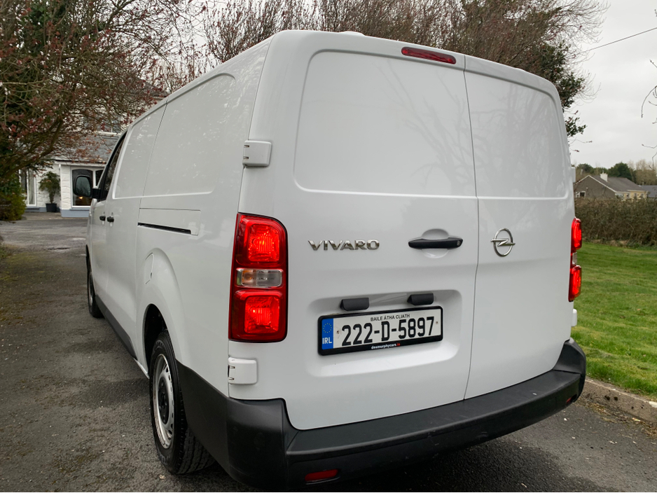 2022 Opel Vivaro - image 2