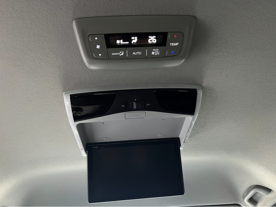 2021 Honda Stepwagon - image 16