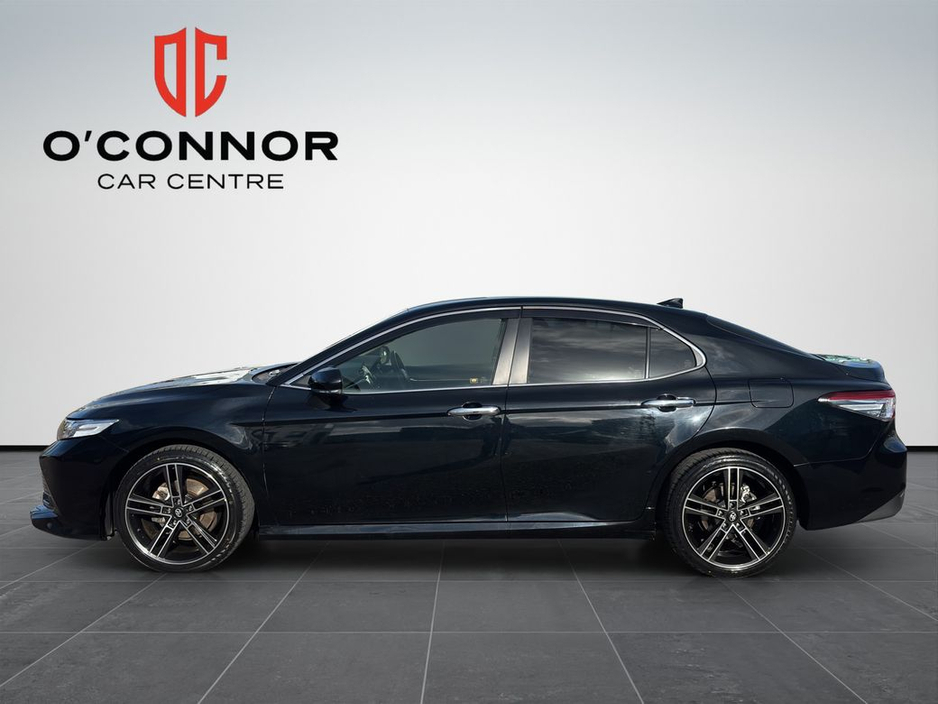 2020 Toyota Camry - image 3