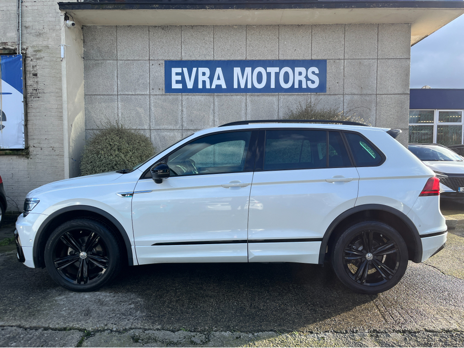 2018 Volkswagen Tiguan R-LINE 4 MOTION AUTOMATIC 2.0 DIESEL //HIGH SPEC//FULL LEATHER HEATED FRONT AND REAR SEATS//360 PARKING CAMERAS//ADAPTIVE CRUISE CONTROL// €27,950