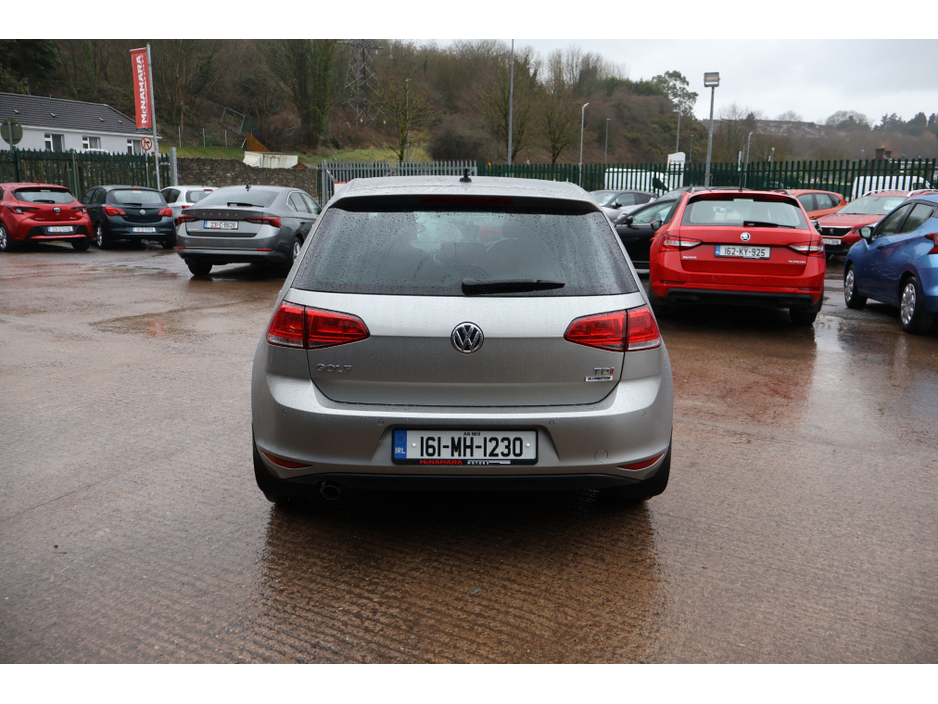 2016 Volkswagen Golf LOUNGE Low Mileage Huge Spec €13,995
