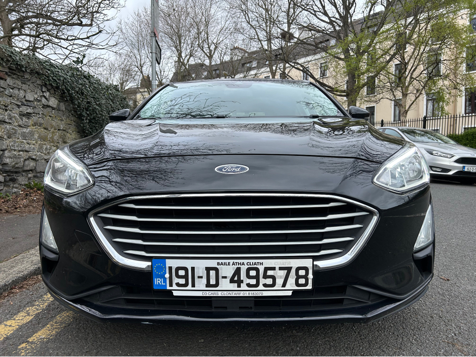 2019 Ford Focus - image 2