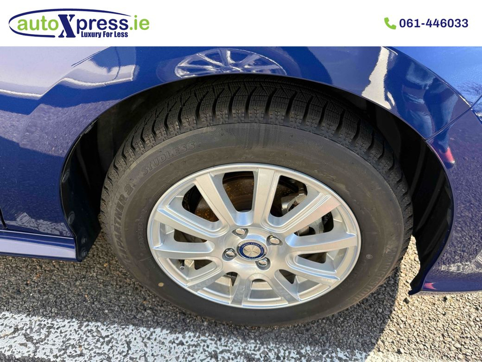 2023 Toyota Yaris - image 10