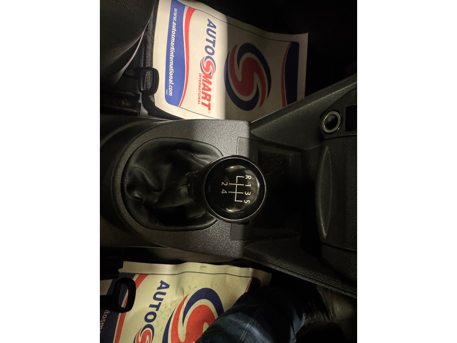 2014 Volkswagen Caddy - image 18