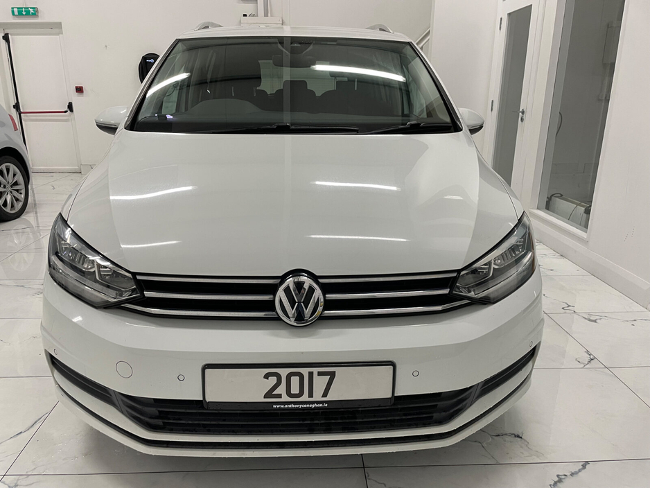 2017 Volkswagen Touran  €30,995