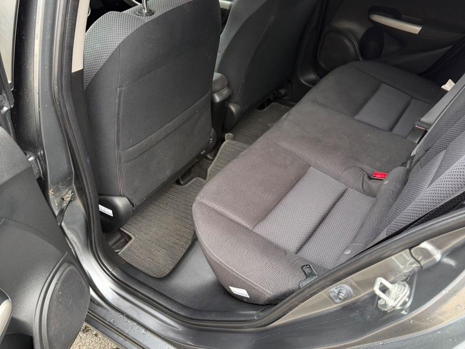 2011 Honda Insight - image 6