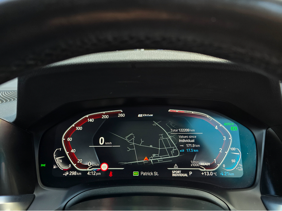 2022 BMW 3 Series - image 28