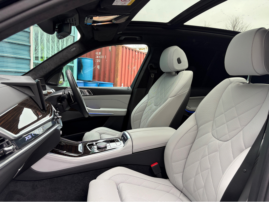 2025 BMW X5 - image 20