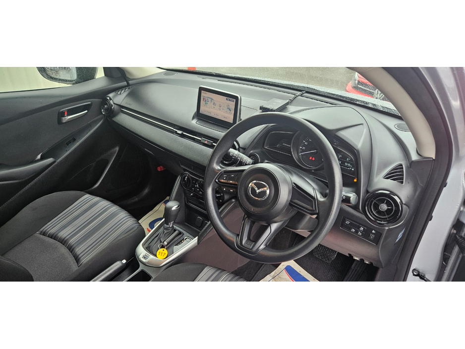 2017 Mazda Mazda2 - image 26