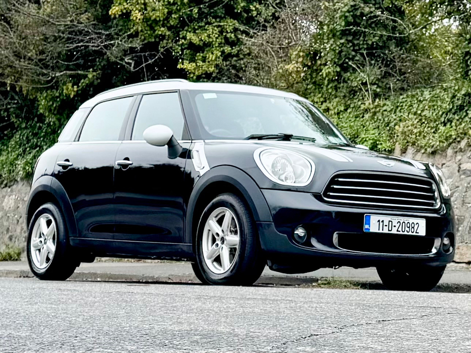 2011 MINI Countryman - image 2