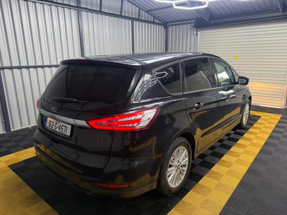 2016 Ford S-Max - image 2