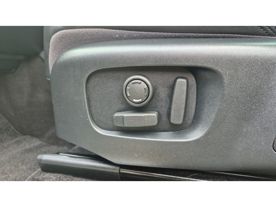 2021 Land Rover Range Rover Sport - image 9