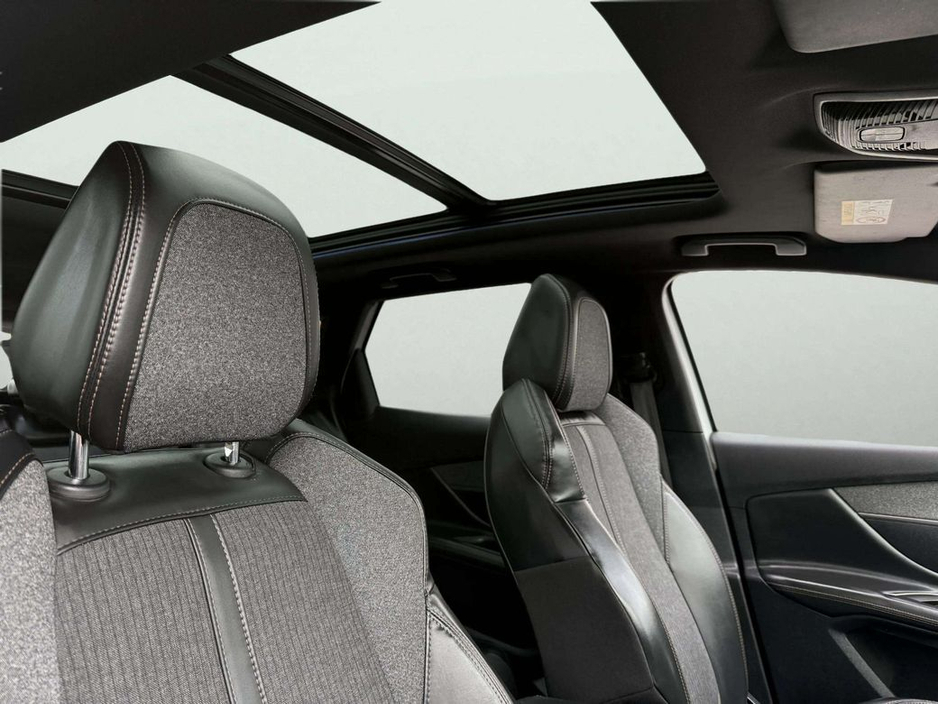 2017 Peugeot 3008 - image 4