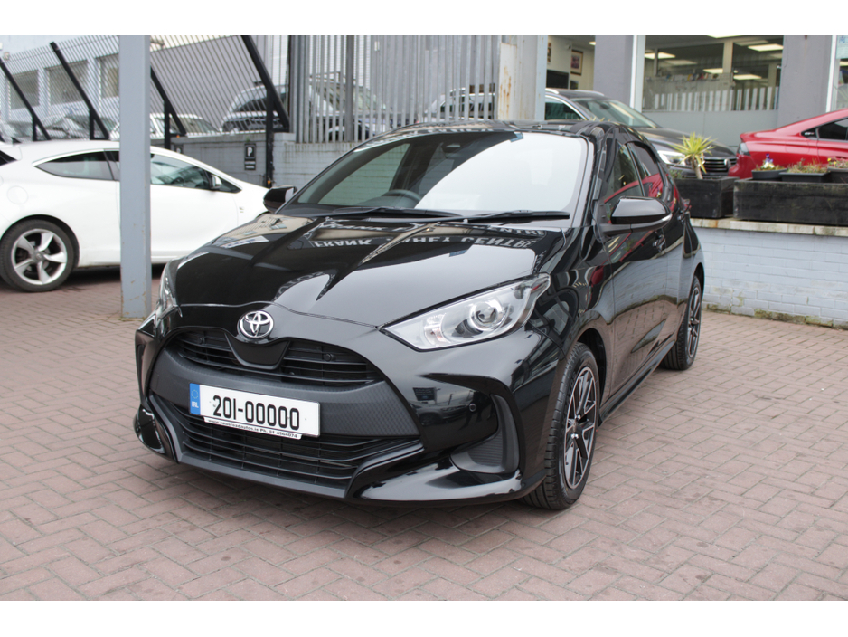 2020 Toyota Yaris - image 8