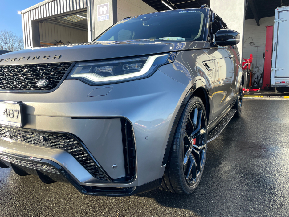 2023 Land Rover Discovery (232) LAND ROVER DISCOVERY 3.0 SD6 R-DYNAMIC OVERFINCH €48,950