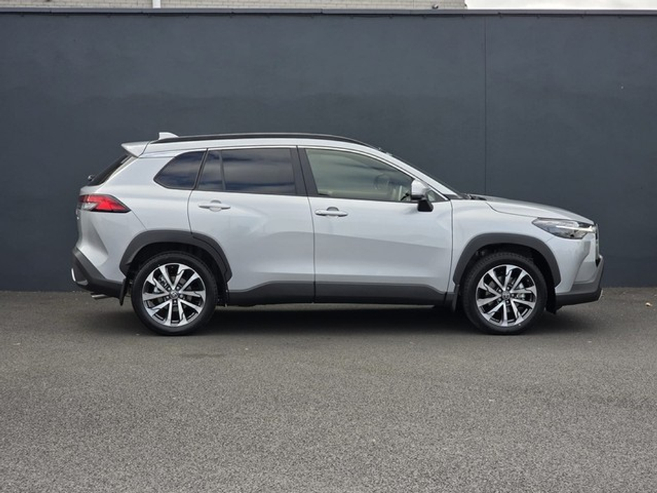 2024 Toyota Corolla Cross 1.8 Hybrid Sol 5dr €38,949