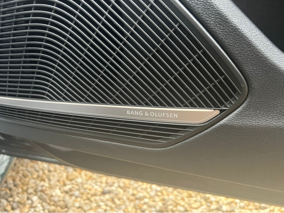 2021 Audi RS4 - image 23