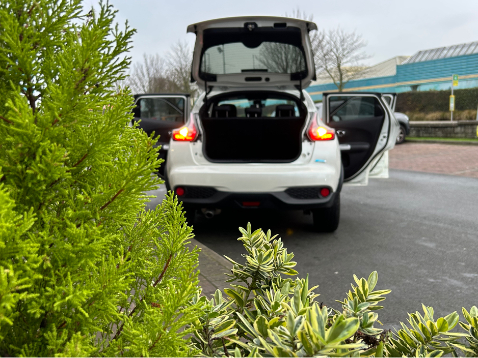 2015 Nissan Juke 1.5 DCI TEKNA SUV in White + Black Detail & Black Leather - Trade-In Welcome - Assured Dealer Warranty & Fully Serviced - €7,950