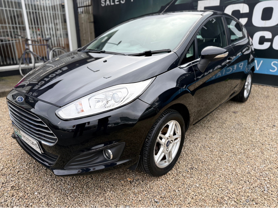 2013 Ford Fiesta - image 3