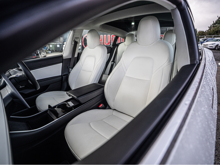 2020 Tesla Model 3 - image 24