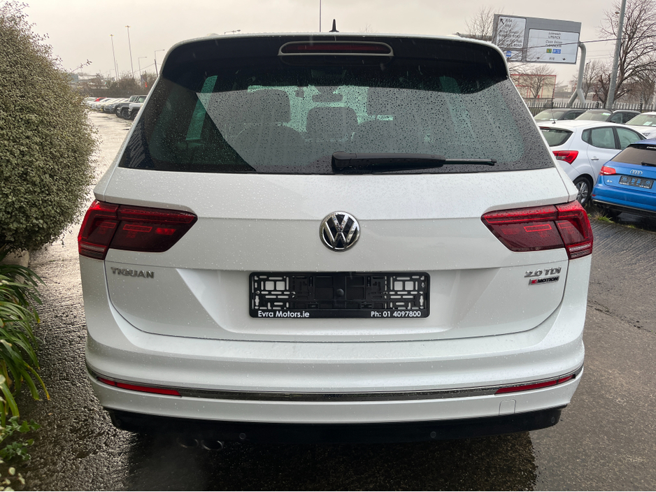 2020 Volkswagen Tiguan R-LINE 4MOTION AUTOMATIC 2.0 DIESEL //MASSIVE SPEC//DYNAUDIO SOUND SYSTEM//FULL LEATHER HEATED SEATS//360 PARKING CAMERAS//HEAD UP DISPLAY// €35,950