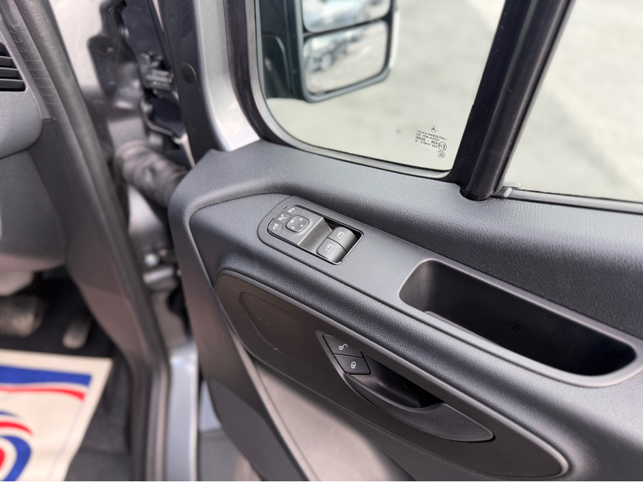 2025 Mercedes-Benz Sprinter - image 16