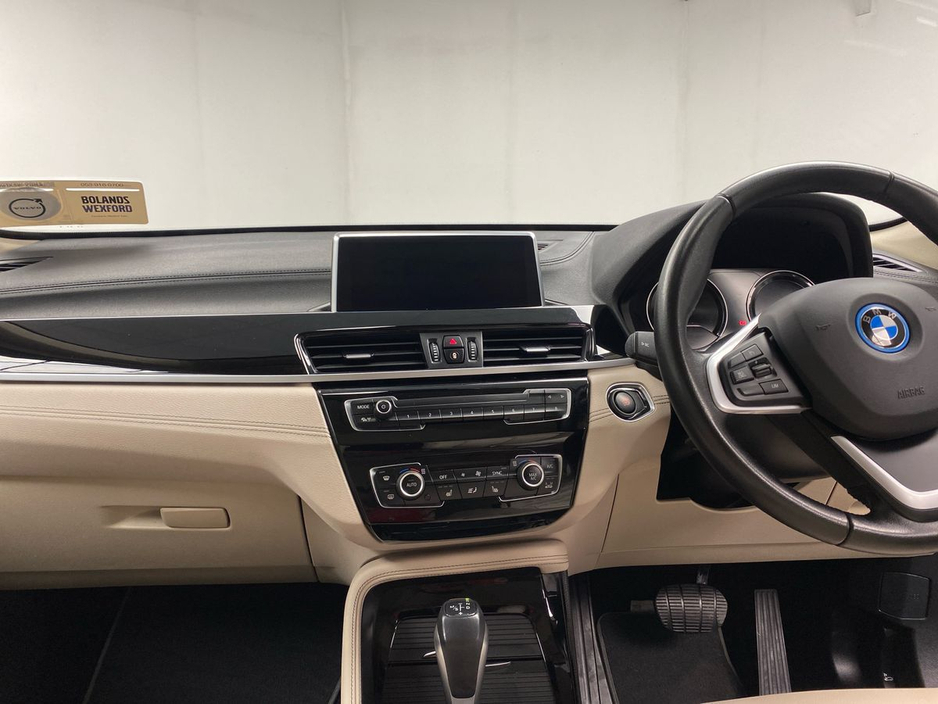 2022 BMW X1 - image 8