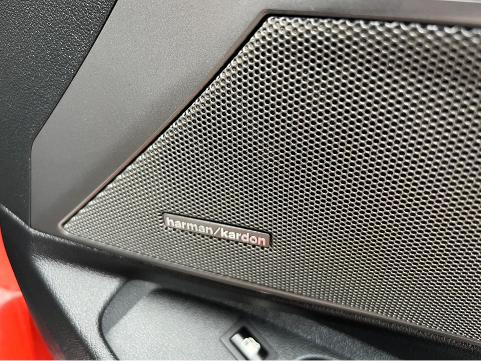 2019 BMW 3 Series - image 13