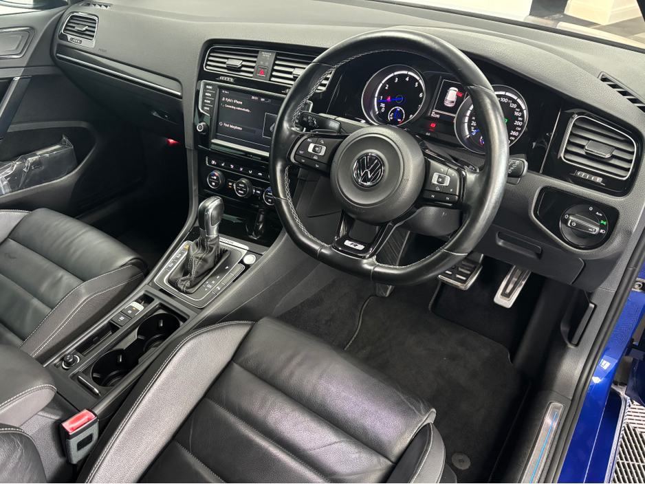 2014 Volkswagen Golf - image 12