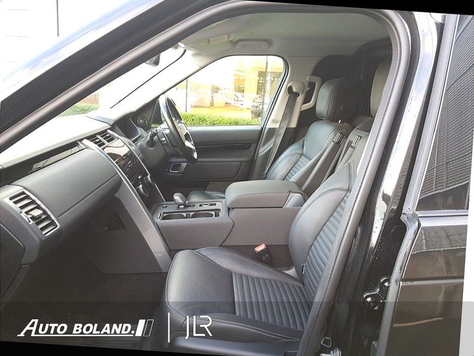 2021 Land Rover Discovery 3.0D 300PS SE COMM - 21" Black Alloys, Electric Deployable Towbar, Heated Seats, Air Suspension