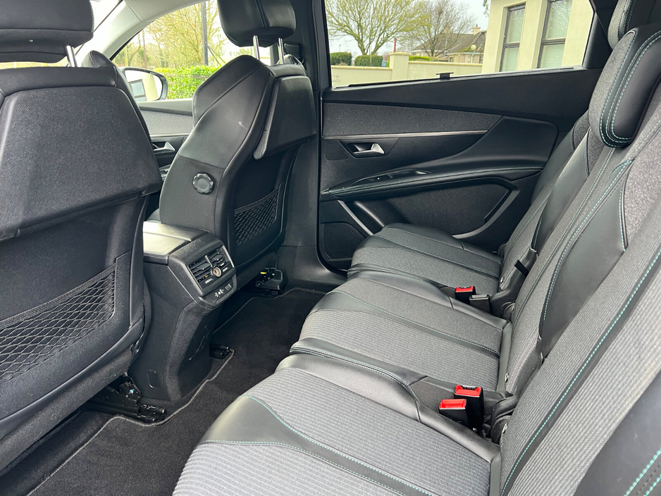 2022 Peugeot 5008 1.5 BlueHDi 130bhp Allure €33,950