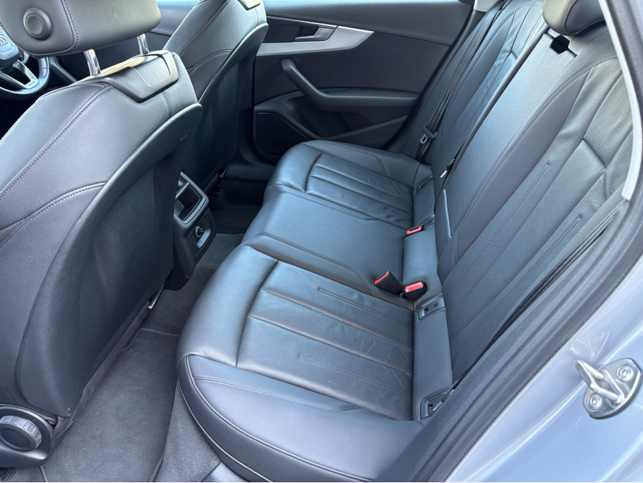 2018 Audi A4 - image 11