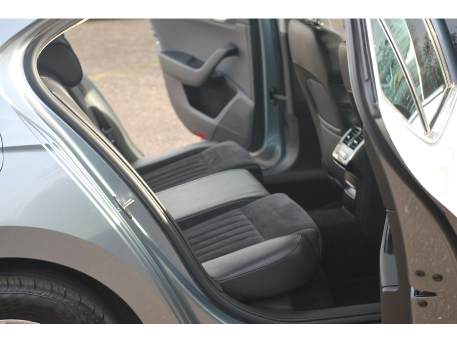 2017 Skoda Superb - image 10