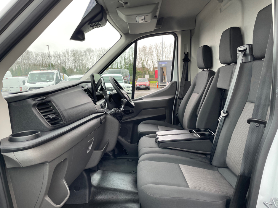 2025 Ford Transit - image 15