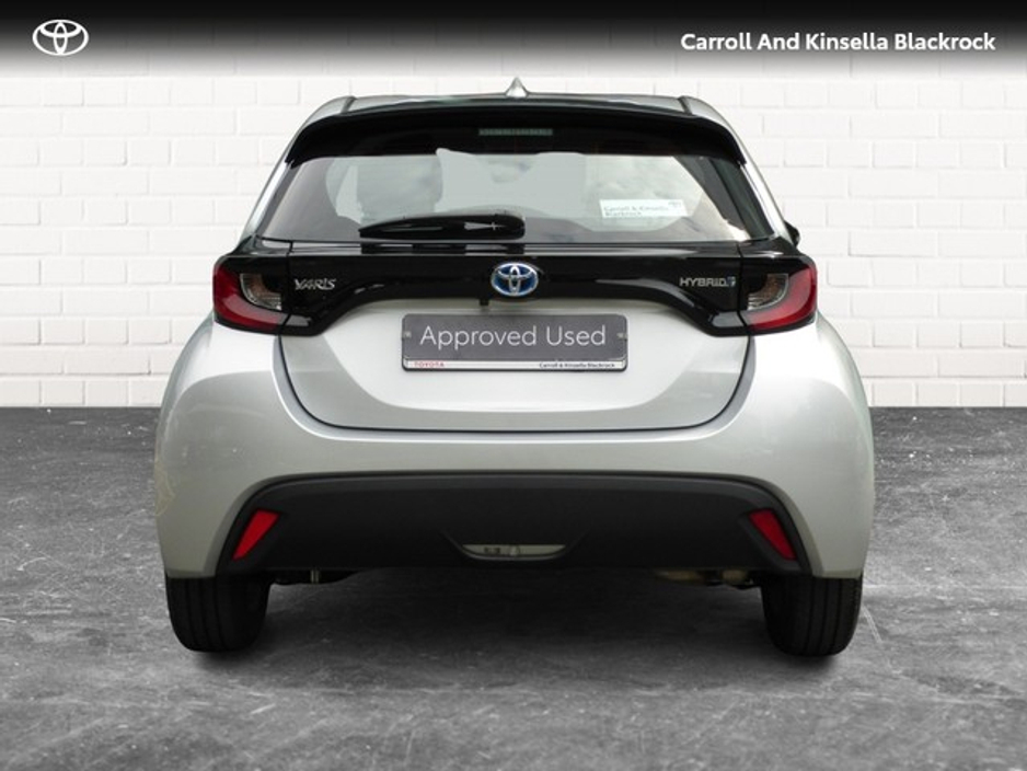 2023 Toyota Yaris Hybrid Luna €22,950