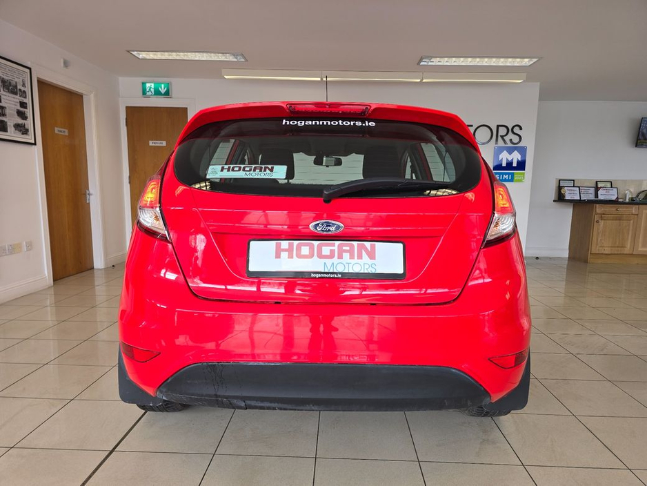 2014 Ford Fiesta - image 5