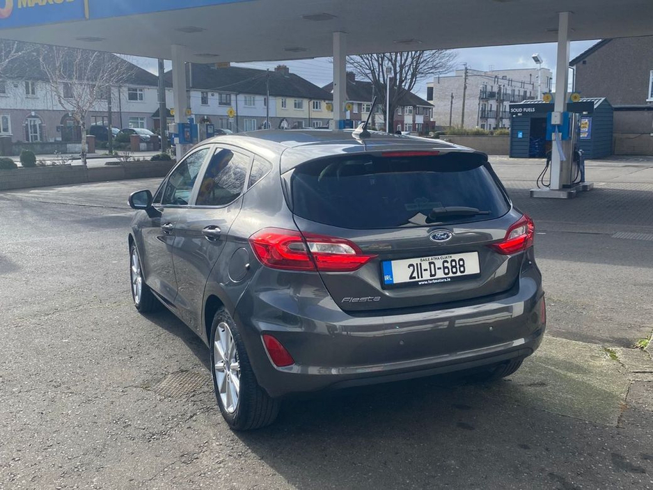 2021 Ford Fiesta - image 9