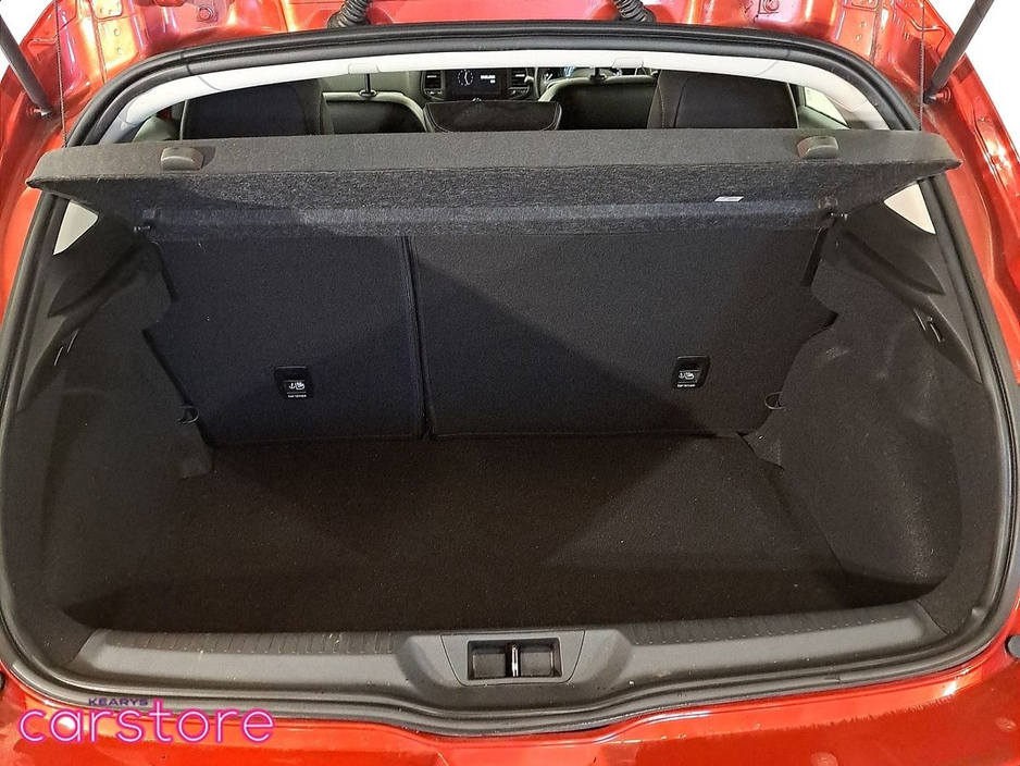 2017 Renault Megane - image 17